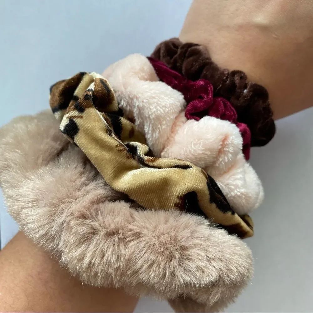 Set of 5 Velvet and Fuzzy Scrunchies